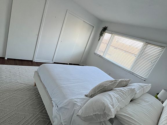 2nd image of 5451 Cresthaven Ln APT B4
