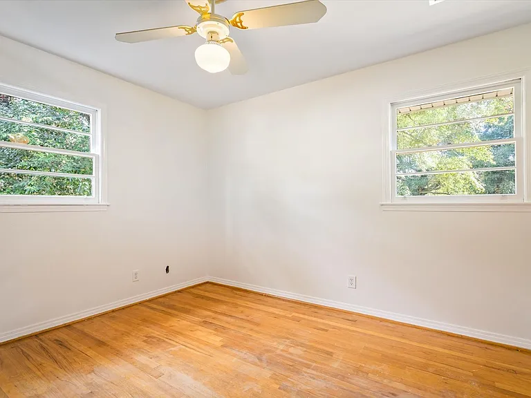 316 Syracuse St — Photo 15