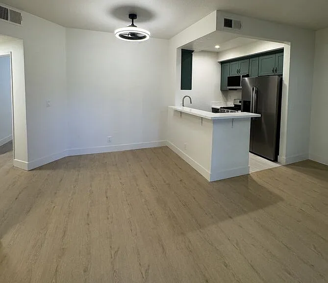 5620 Yolanda Ave #111 — Photo 8