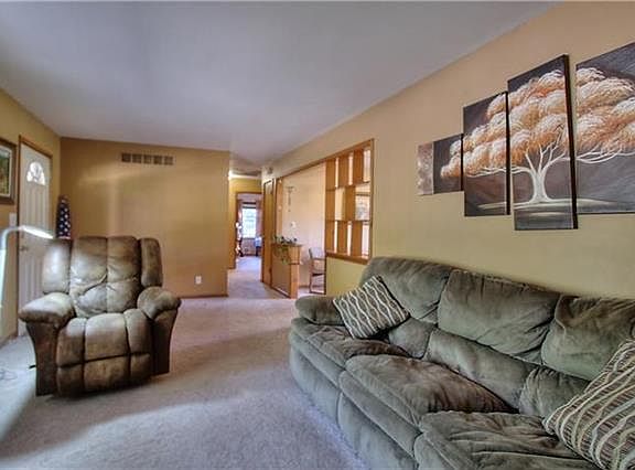 3rd image of 10805 E Lewis Ave