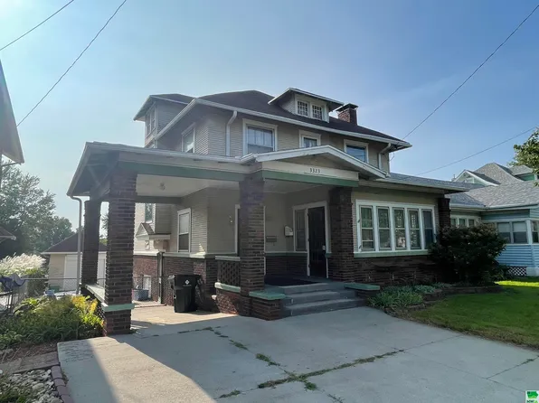 3323 Jackson St, Sioux City, IA 51104