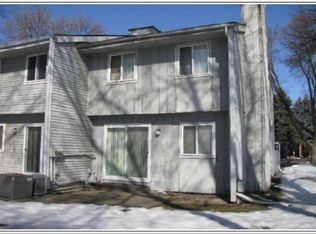 2736 Hawthorne Ave E, Maplewood, MN 55119