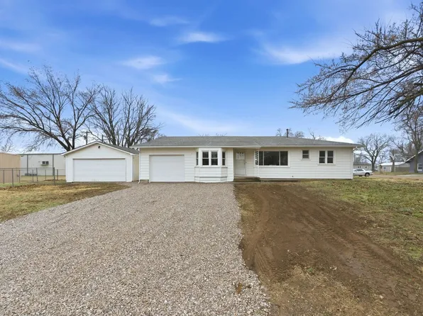 141 W 2nd Ave, Norwich, KS 67118