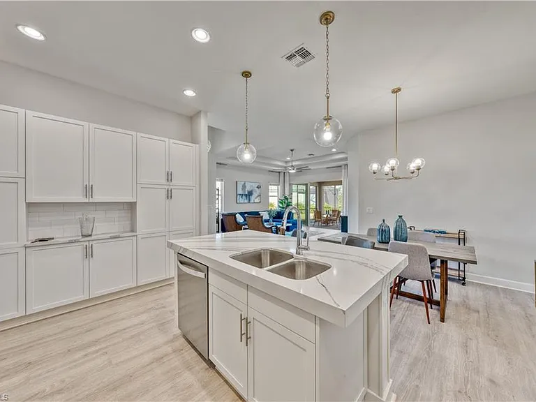 6421 Carnival Rd — Photo 11
