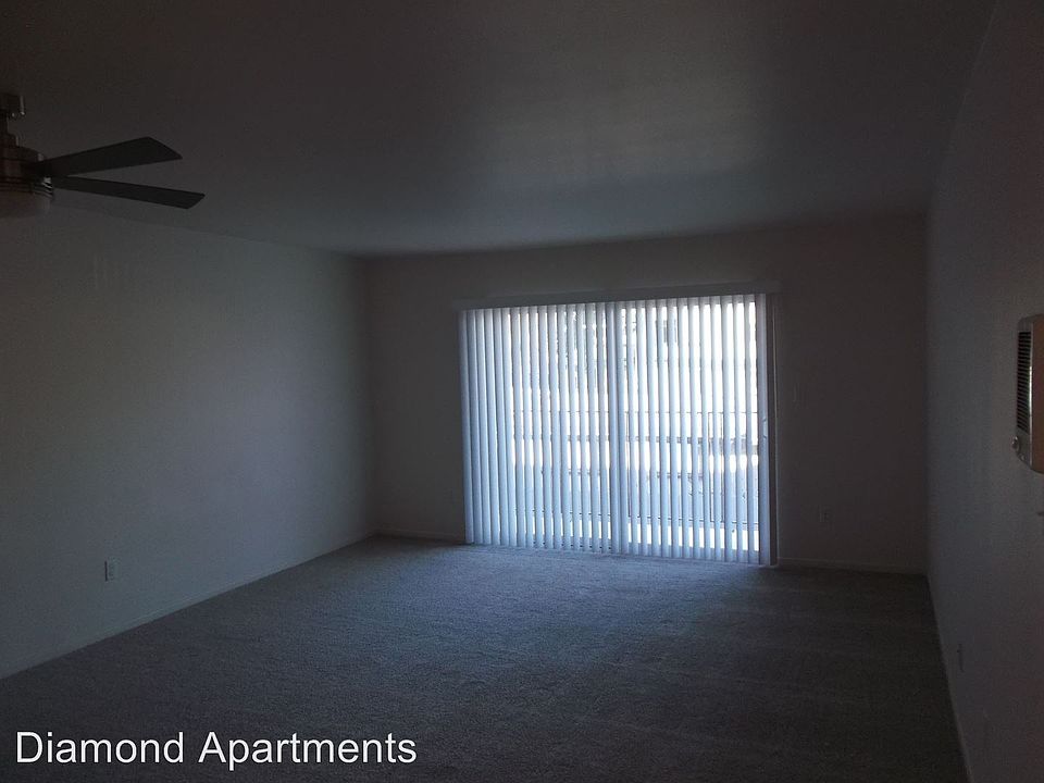 2nd image of 4721 Lamont St APT 15