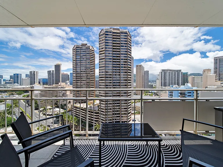 Ala Moana Blvd — Photo 18