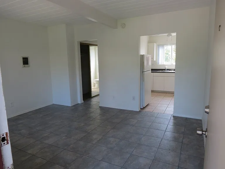 3181 Kemper St #2 — Photo 6