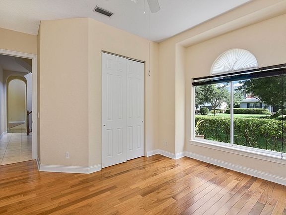 4th image of 1879 Sunset Dr