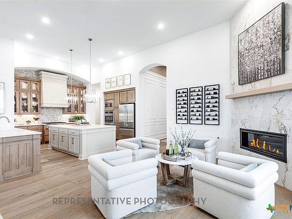 4th image of 3712 Hollis Pecan
