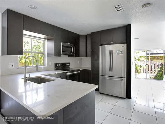 3rd image of 109 NE 2nd Pl