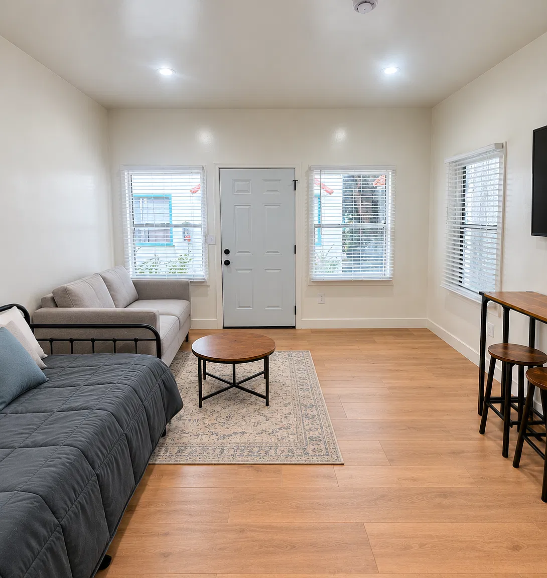 Studio, 500 sqft, $1,395 — Photo 2