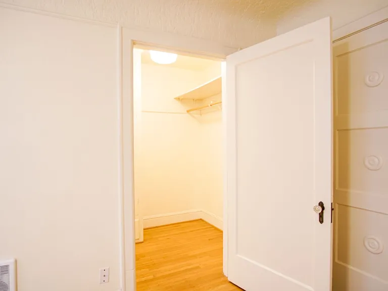 1944 NW Johnson St #206 — Photo 8