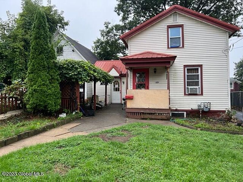 2nd image of 105 Yale Street