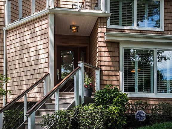5th image of 324 Mace Hill St