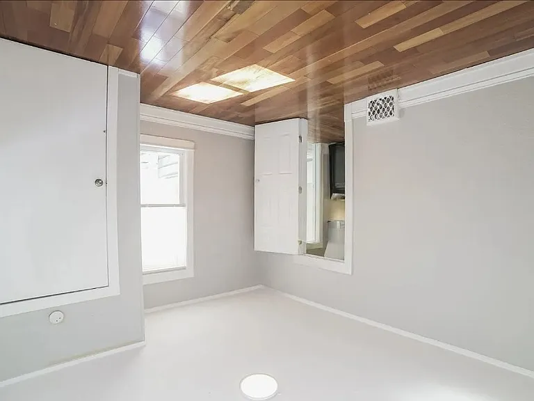 2706 N Peoria Ave — Photo 2