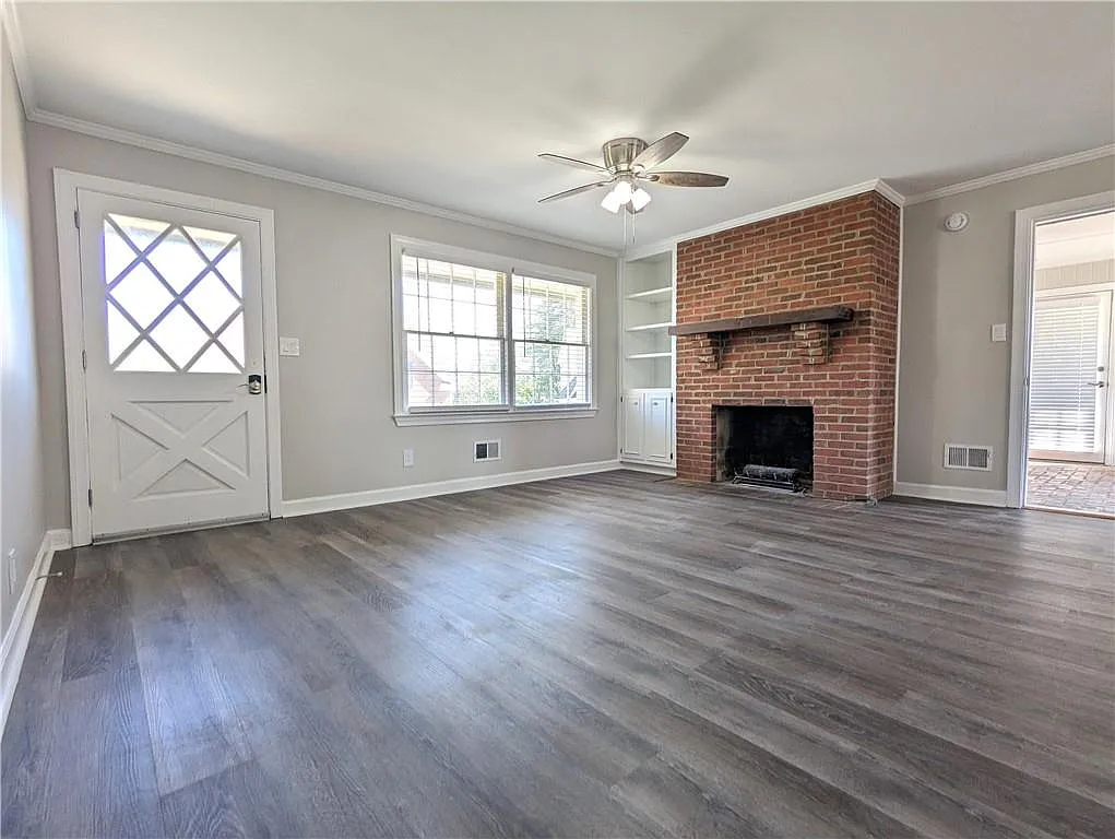 5 bed, 3.0 bath, 3500 sqft, $3,200 — Photo 3