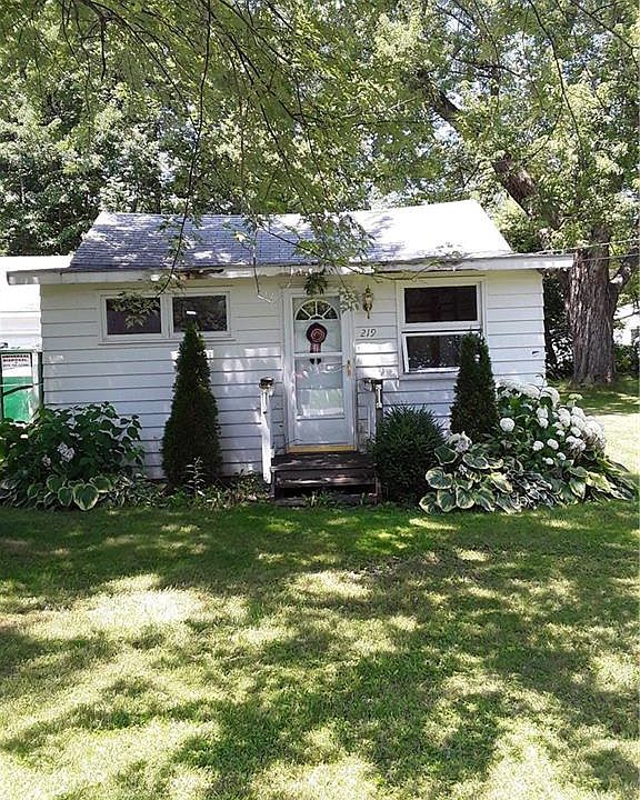 1st image of 219 Goredon Dr