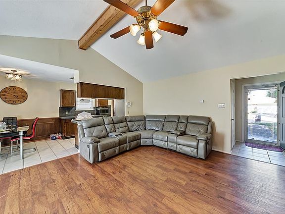 5th image of 1837 Steinburg Ln
