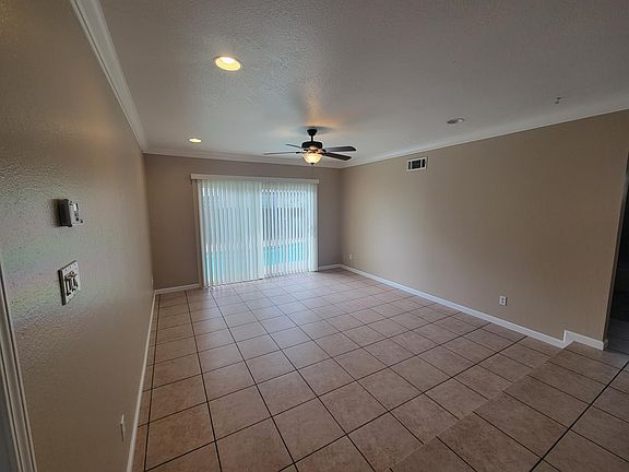 3rd image of 1125 Yvonne Ave