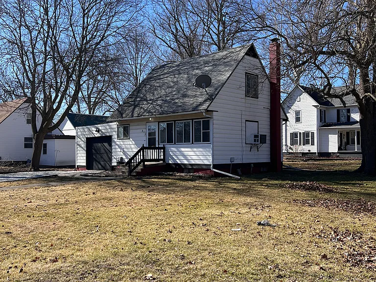 313 N Calhoun St — Photo 4