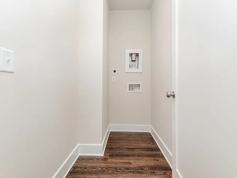 212 Mattoon St — Photo 17