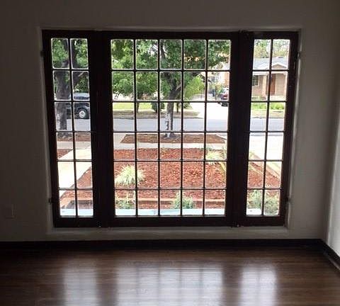3rd image of 3859 Revere Ave