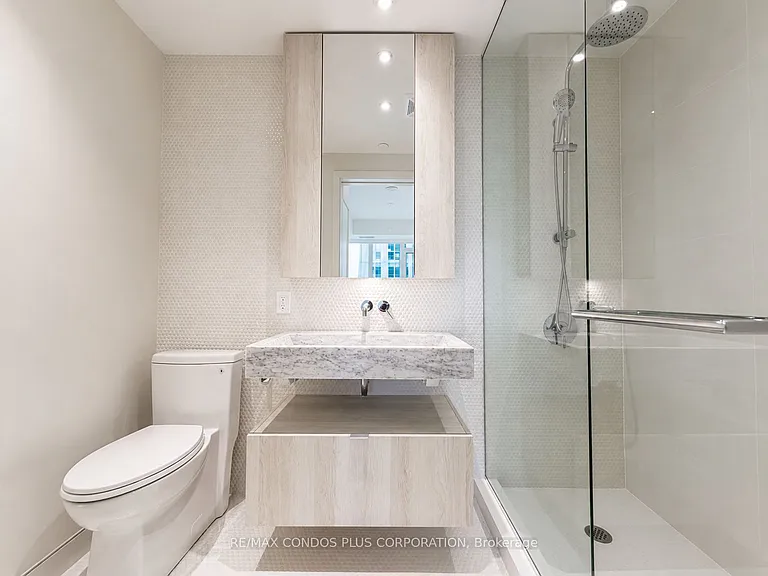 11 Yorkville Ave #3907 — Photo 17