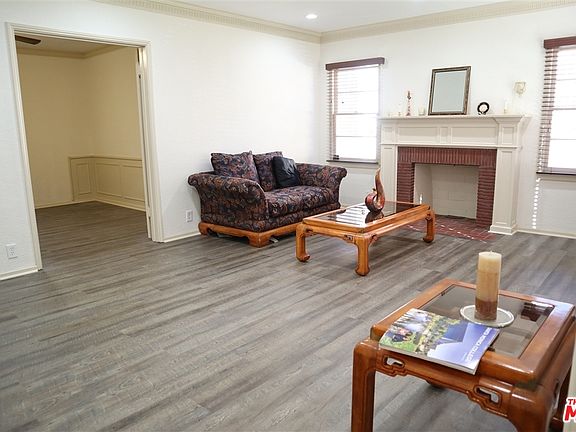 5th image of 3529 W 83rd St