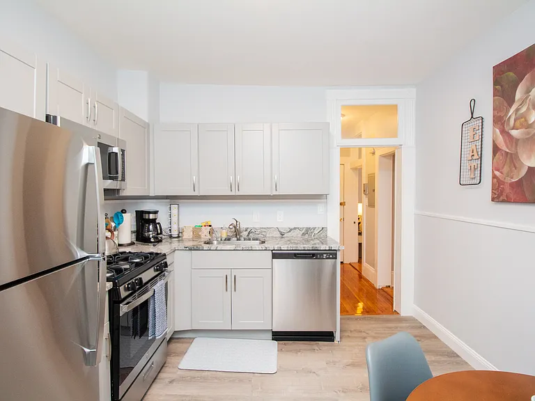 636 Washington St #5 — Photo 10