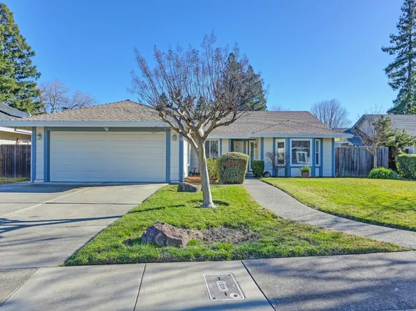 10 Lourdes Ct, Sacramento, CA 95831
