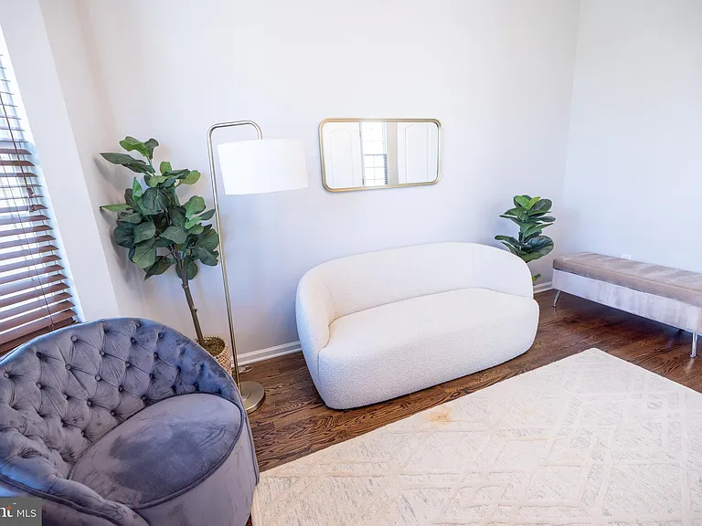 8727 Raleigh Mews — Photo 13