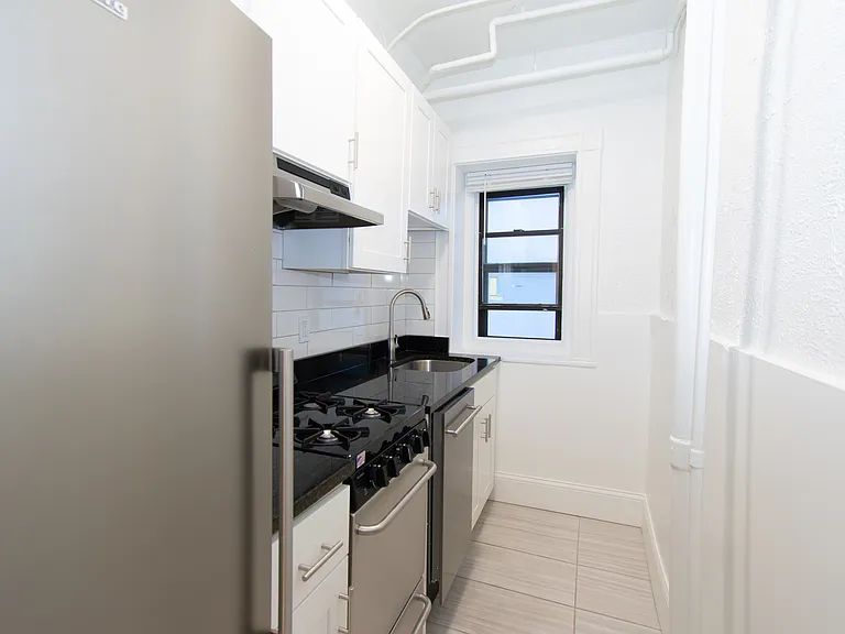 90 Westland Ave #228 — Photo 7