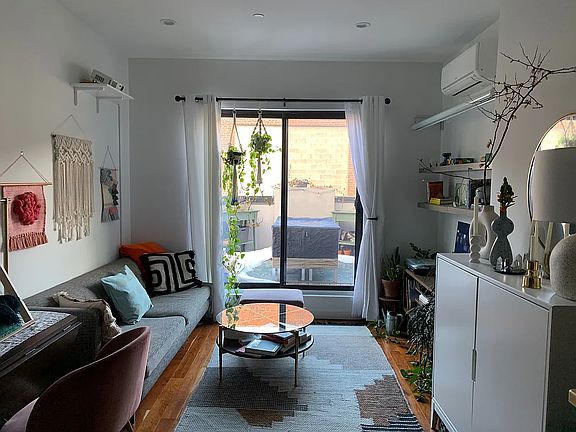 2nd image of 1261 Pacific St #4R