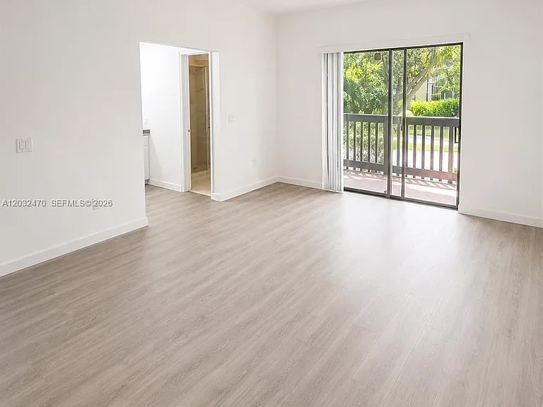 1445 Amanda St #1445 — Photo 8