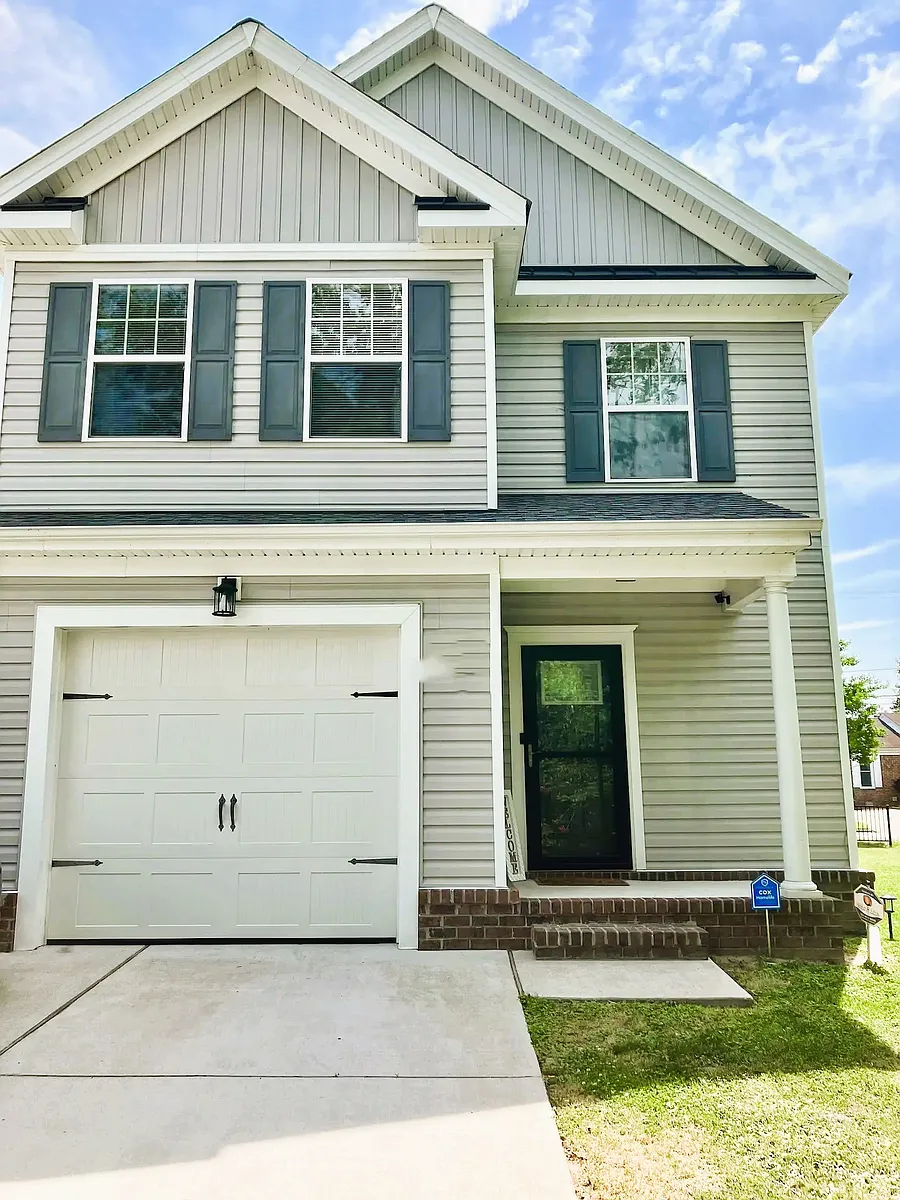 Building Photo - 1600 Gold Finch Ct