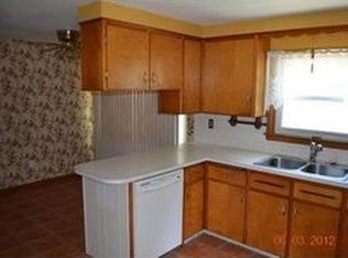 31 Anawan St, Taunton, MA 02780