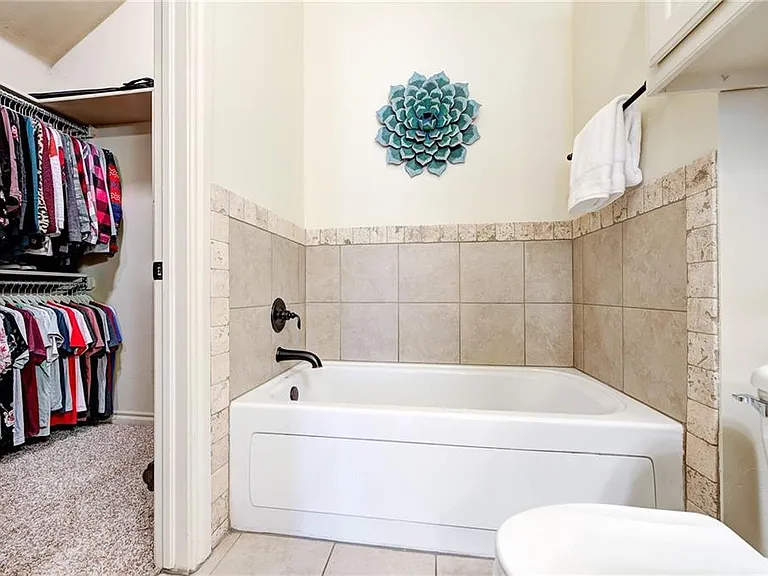 3009 Elmo Way — Photo 26