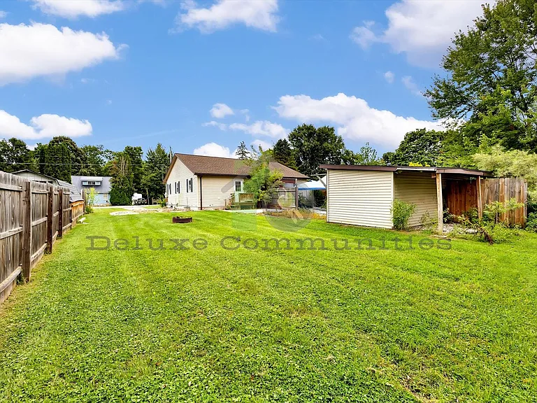 404 Russell St — Photo 30