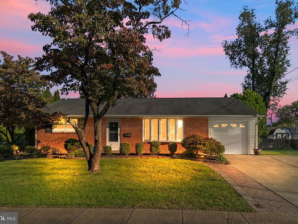 1st image of 205 Bradley Ave