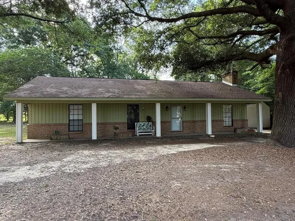 16408 Culbert Rd, Moss Point, MS 39562