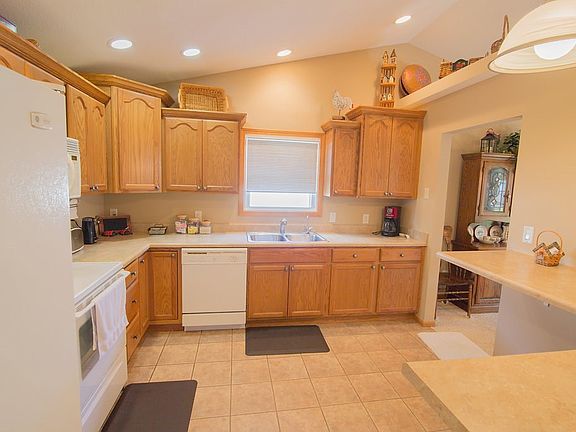 4th image of 2125 E 58th St