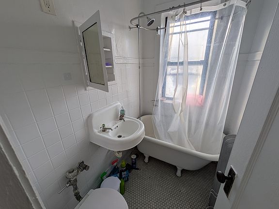 2nd image of 3414 W Parker Ave #3310-2Y