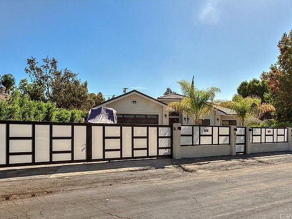 3rd image of 23140 Gonzales Dr