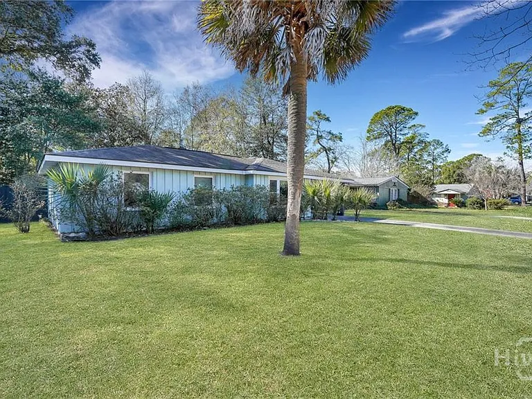 2337 Shirley Dr — Photo 4