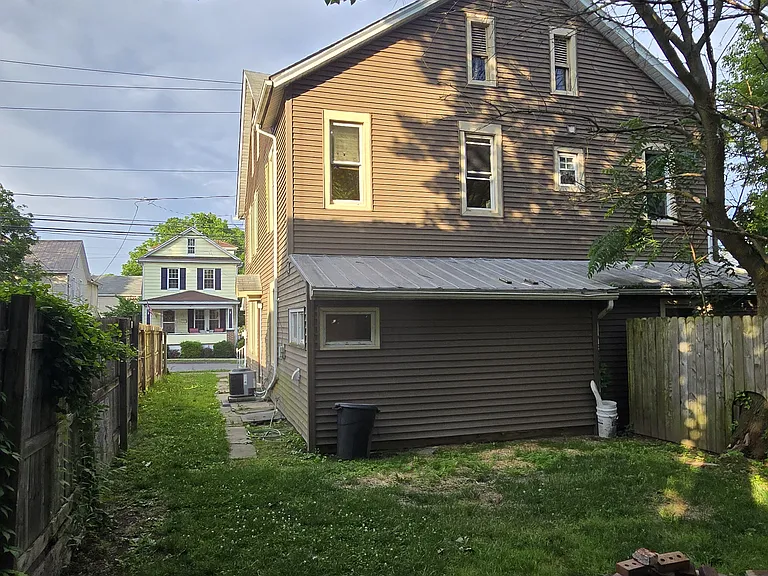 542 Iron St — Photo 53