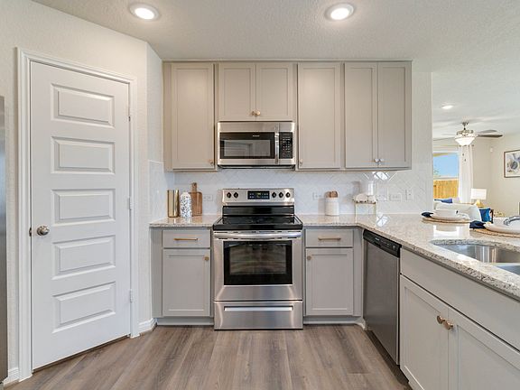 Applewhite Meadows Model - Vail - Kitchen