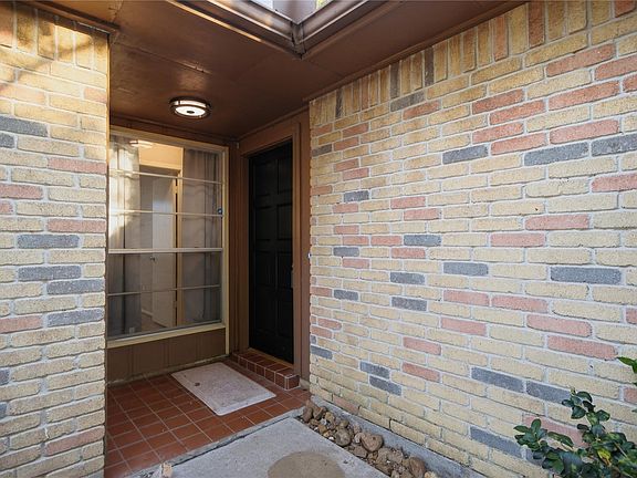 4th image of 6910 Harpers Dr