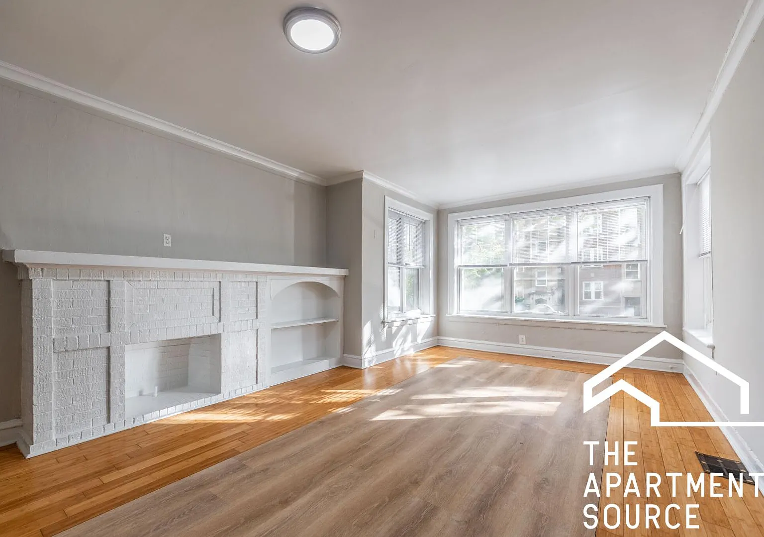 6304 North Oakley Avenue #1 — Photo 1