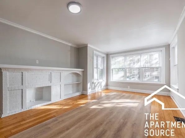 6304 N Oakley Ave, Chicago, IL