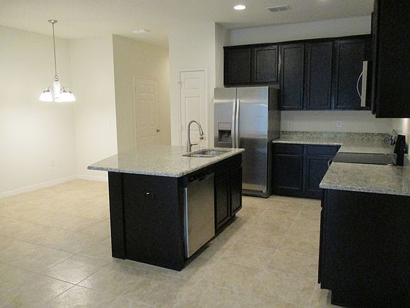 3rd image of 146 Mitchell Creek Way